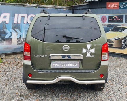 Зелений Ніссан Патфайндер, об'ємом двигуна 2.49 л та пробігом 286 тис. км за 8900 $, фото 2 на Automoto.ua