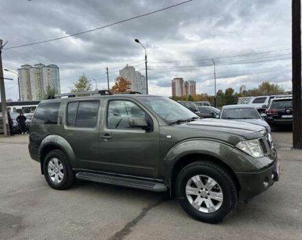 Зелений Ніссан Патфайндер, об'ємом двигуна 2.5 л та пробігом 300 тис. км за 7900 $, фото 2 на Automoto.ua