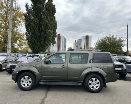 Зелений Ніссан Патфайндер, об'ємом двигуна 2.5 л та пробігом 300 тис. км за 7900 $, фото 1 на Automoto.ua