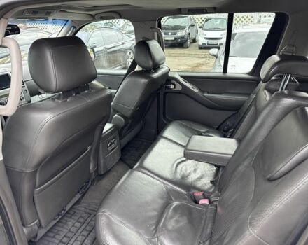 Зелений Ніссан Патфайндер, об'ємом двигуна 2.5 л та пробігом 300 тис. км за 7900 $, фото 10 на Automoto.ua