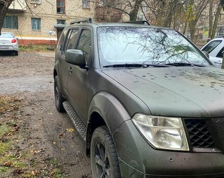 Зелений Ніссан Патфайндер, об'ємом двигуна 2.5 л та пробігом 344 тис. км за 4700 $, фото 2 на Automoto.ua