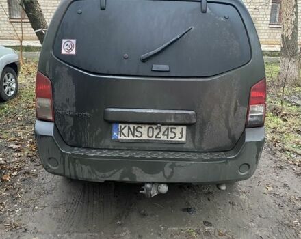 Зеленый Ниссан Патфайндер, объемом двигателя 2.5 л и пробегом 344 тыс. км за 4730 $, фото 5 на Automoto.ua