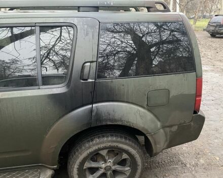 Зеленый Ниссан Патфайндер, объемом двигателя 2.5 л и пробегом 344 тыс. км за 4730 $, фото 1 на Automoto.ua