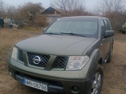 Зеленый Ниссан Патфайндер, объемом двигателя 0 л и пробегом 437 тыс. км за 4000 $, фото 1 на Automoto.ua