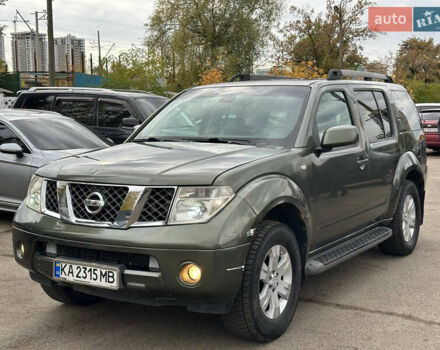 Зелений Ніссан Патфайндер, об'ємом двигуна 2.49 л та пробігом 300 тис. км за 7900 $, фото 1 на Automoto.ua