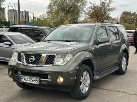 Ниссан Патфайндер 2005 в Киеве на Automoto.ua Зеленый Ниссан Патфайндер, объемом двигателя 2.5 л и пробегом 300 тыс. км за 7900 $, фото 1 на Automoto.ua
