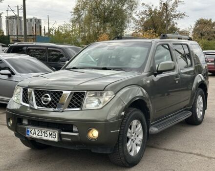Зелений Ніссан Патфайндер, об'ємом двигуна 2.5 л та пробігом 300 тис. км за 7900 $, фото 1 на Automoto.ua