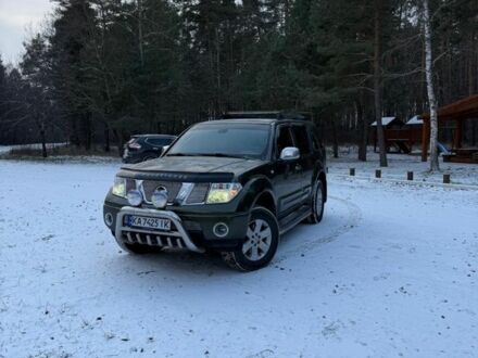 Зелений Ніссан Патфайндер, об'ємом двигуна 2.5 л та пробігом 226 тис. км за 10200 $, фото 1 на Automoto.ua