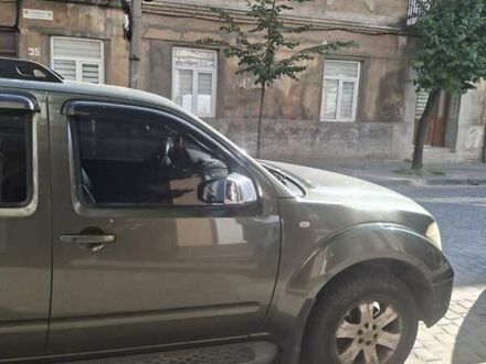 Зелений Ніссан Патфайндер, об'ємом двигуна 2.49 л та пробігом 300 тис. км за 10000 $, фото 1 на Automoto.ua