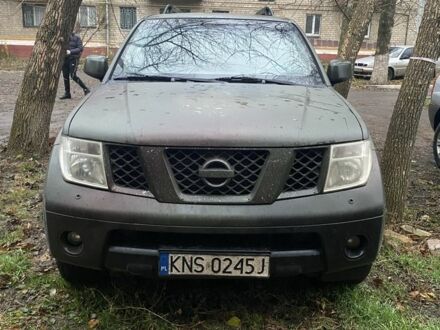 Зелений Ніссан Патфайндер, об'ємом двигуна 2.5 л та пробігом 344 тис. км за 4730 $, фото 1 на Automoto.ua