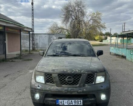 Зеленый Ниссан Патфайндер, объемом двигателя 2.5 л и пробегом 330 тыс. км за 5500 $, фото 1 на Automoto.ua
