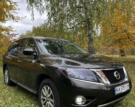 Зеленый Ниссан Патфайндер, объемом двигателя 3.5 л и пробегом 238 тыс. км за 10900 $, фото 1 на Automoto.ua
