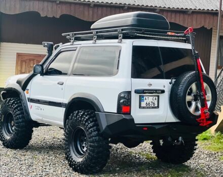 Белый Ниссан Патрол, объемом двигателя 2.8 л и пробегом 201 тыс. км за 19999 $, фото 2 на Automoto.ua