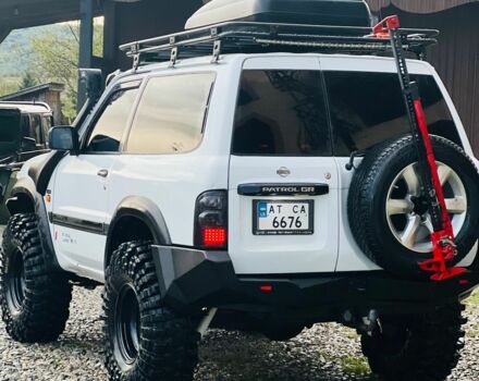 Белый Ниссан Патрол, объемом двигателя 2.8 л и пробегом 201 тыс. км за 19999 $, фото 3 на Automoto.ua