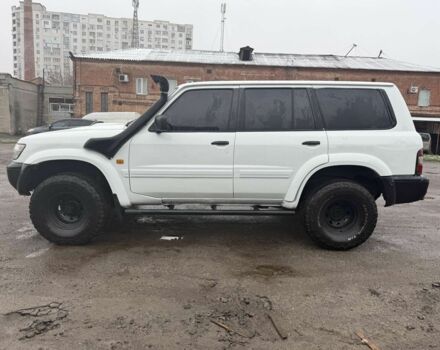 Белый Ниссан Патрол, объемом двигателя 3 л и пробегом 293 тыс. км за 7500 $, фото 1 на Automoto.ua