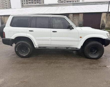 Белый Ниссан Патрол, объемом двигателя 3 л и пробегом 293 тыс. км за 7500 $, фото 4 на Automoto.ua