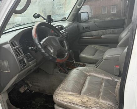 Белый Ниссан Патрол, объемом двигателя 3 л и пробегом 293 тыс. км за 7500 $, фото 6 на Automoto.ua