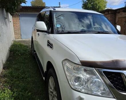 Белый Ниссан Патрол, объемом двигателя 5.6 л и пробегом 224 тыс. км за 15000 $, фото 5 на Automoto.ua