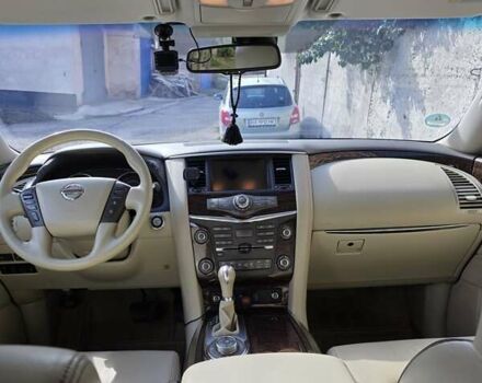 Белый Ниссан Патрол, объемом двигателя 5.6 л и пробегом 224 тыс. км за 15000 $, фото 3 на Automoto.ua