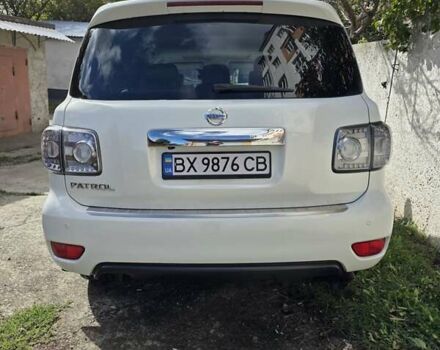 Белый Ниссан Патрол, объемом двигателя 5.6 л и пробегом 224 тыс. км за 15000 $, фото 7 на Automoto.ua