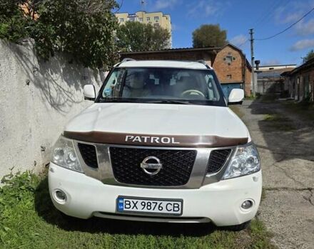 Белый Ниссан Патрол, объемом двигателя 5.6 л и пробегом 224 тыс. км за 15000 $, фото 2 на Automoto.ua