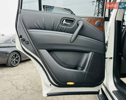 Білий Ніссан Патрол, об'ємом двигуна 5.55 л та пробігом 319 тис. км за 17500 $, фото 18 на Automoto.ua