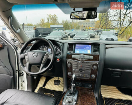 Білий Ніссан Патрол, об'ємом двигуна 5.55 л та пробігом 319 тис. км за 17500 $, фото 23 на Automoto.ua