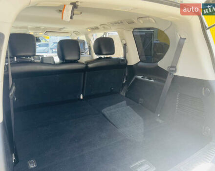 Белый Ниссан Патрол, объемом двигателя 5.6 л и пробегом 278 тыс. км за 17777 $, фото 12 на Automoto.ua