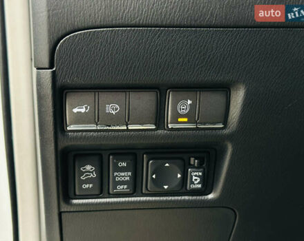 Білий Ніссан Патрол, об'ємом двигуна 5.55 л та пробігом 319 тис. км за 17500 $, фото 38 на Automoto.ua