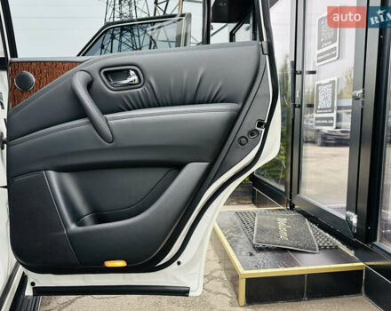 Білий Ніссан Патрол, об'ємом двигуна 5.55 л та пробігом 319 тис. км за 17500 $, фото 25 на Automoto.ua