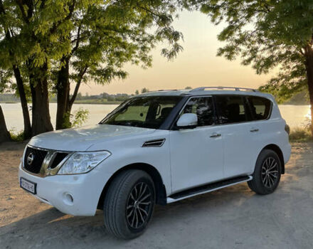Білий Ніссан Патрол, об'ємом двигуна 5.6 л та пробігом 207 тис. км за 17500 $, фото 12 на Automoto.ua