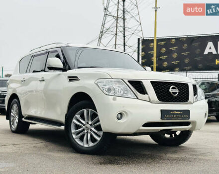 Білий Ніссан Патрол, об'ємом двигуна 5.55 л та пробігом 319 тис. км за 17500 $, фото 2 на Automoto.ua