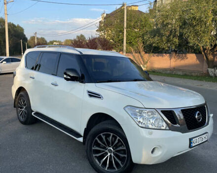Білий Ніссан Патрол, об'ємом двигуна 5.6 л та пробігом 207 тис. км за 17500 $, фото 18 на Automoto.ua