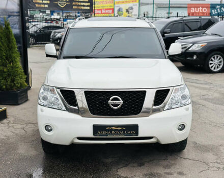 Білий Ніссан Патрол, об'ємом двигуна 5.55 л та пробігом 319 тис. км за 17500 $, фото 7 на Automoto.ua