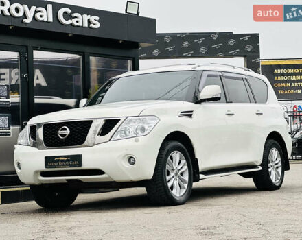 Білий Ніссан Патрол, об'ємом двигуна 5.55 л та пробігом 319 тис. км за 17500 $, фото 5 на Automoto.ua