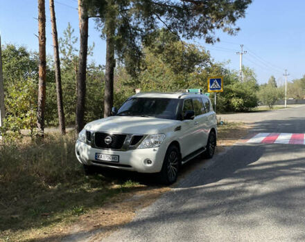 Білий Ніссан Патрол, об'ємом двигуна 5.6 л та пробігом 207 тис. км за 17500 $, фото 3 на Automoto.ua
