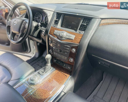 Белый Ниссан Патрол, объемом двигателя 5.6 л и пробегом 278 тыс. км за 17777 $, фото 7 на Automoto.ua