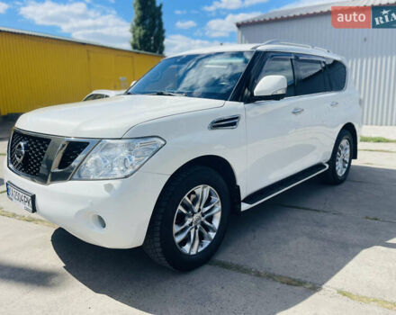 Белый Ниссан Патрол, объемом двигателя 5.6 л и пробегом 278 тыс. км за 17777 $, фото 2 на Automoto.ua