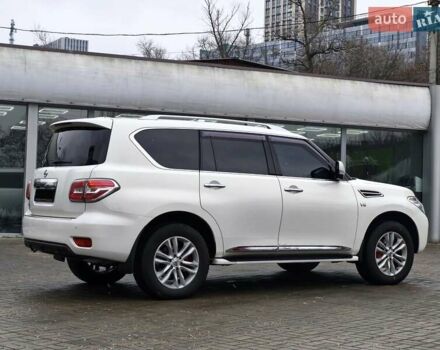 Білий Ніссан Патрол, об'ємом двигуна 5.55 л та пробігом 210 тис. км за 19900 $, фото 5 на Automoto.ua