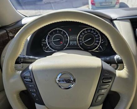 Белый Ниссан Патрол, объемом двигателя 5.6 л и пробегом 224 тыс. км за 15000 $, фото 1 на Automoto.ua