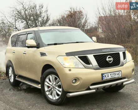 Бежевый Ниссан Патрол, объемом двигателя 5.6 л и пробегом 266 тыс. км за 16000 $, фото 3 на Automoto.ua