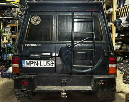 Черный Ниссан Патрол, объемом двигателя 0 л и пробегом 300 тыс. км за 7200 $, фото 4 на Automoto.ua