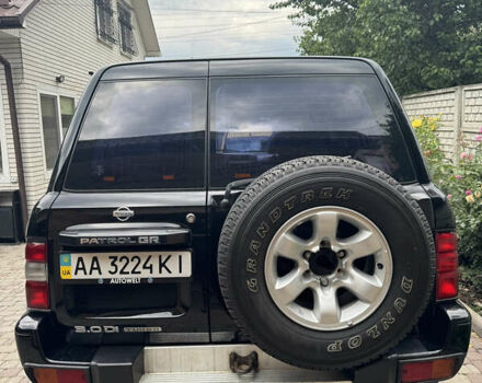 Черный Ниссан Патрол, объемом двигателя 3 л и пробегом 390 тыс. км за 11750 $, фото 13 на Automoto.ua
