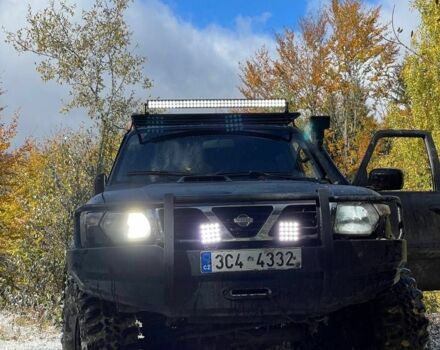 Черный Ниссан Патрол, объемом двигателя 3 л и пробегом 300 тыс. км за 6500 $, фото 5 на Automoto.ua