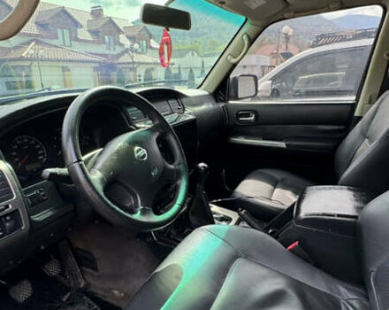 Чорний Ніссан Патрол, об'ємом двигуна 3 л та пробігом 250 тис. км за 32000 $, фото 32 на Automoto.ua