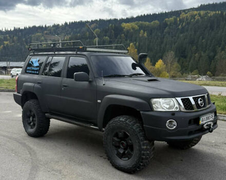 Чорний Ніссан Патрол, об'ємом двигуна 2.95 л та пробігом 300 тис. км за 31000 $, фото 1 на Automoto.ua