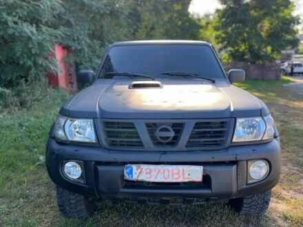 Чорний Ніссан Патрол, об'ємом двигуна 3 л та пробігом 1000 тис. км за 5900 $, фото 1 на Automoto.ua