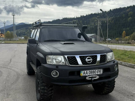 Черный Ниссан Патрол, объемом двигателя 2.95 л и пробегом 300 тыс. км за 31000 $, фото 1 на Automoto.ua