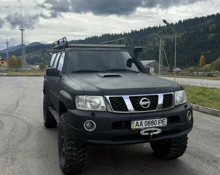 Чорний Ніссан Патрол, об'ємом двигуна 2.95 л та пробігом 300 тис. км за 31000 $, фото 1 на Automoto.ua