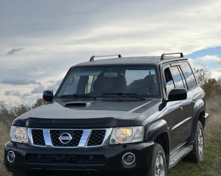 Черный Ниссан Патрол, объемом двигателя 3 л и пробегом 193 тыс. км за 10000 $, фото 1 на Automoto.ua